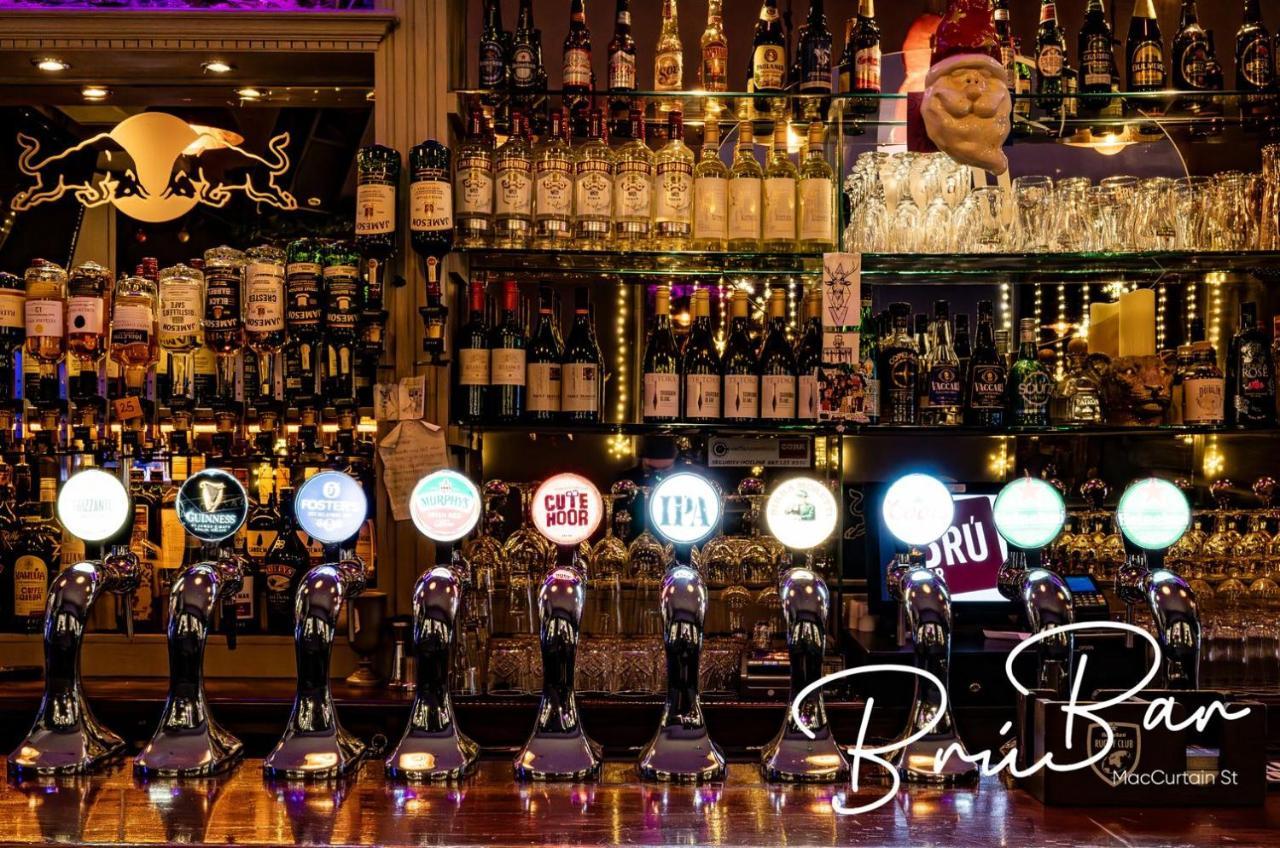 Bru Bar & Hostel Cork Dış mekan fotoğraf