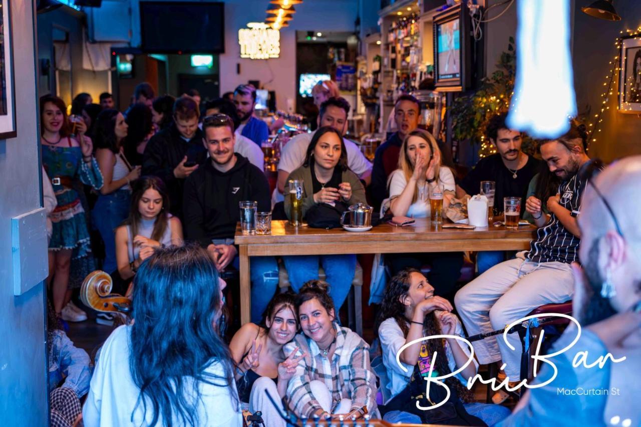 Bru Bar & Hostel Cork Dış mekan fotoğraf