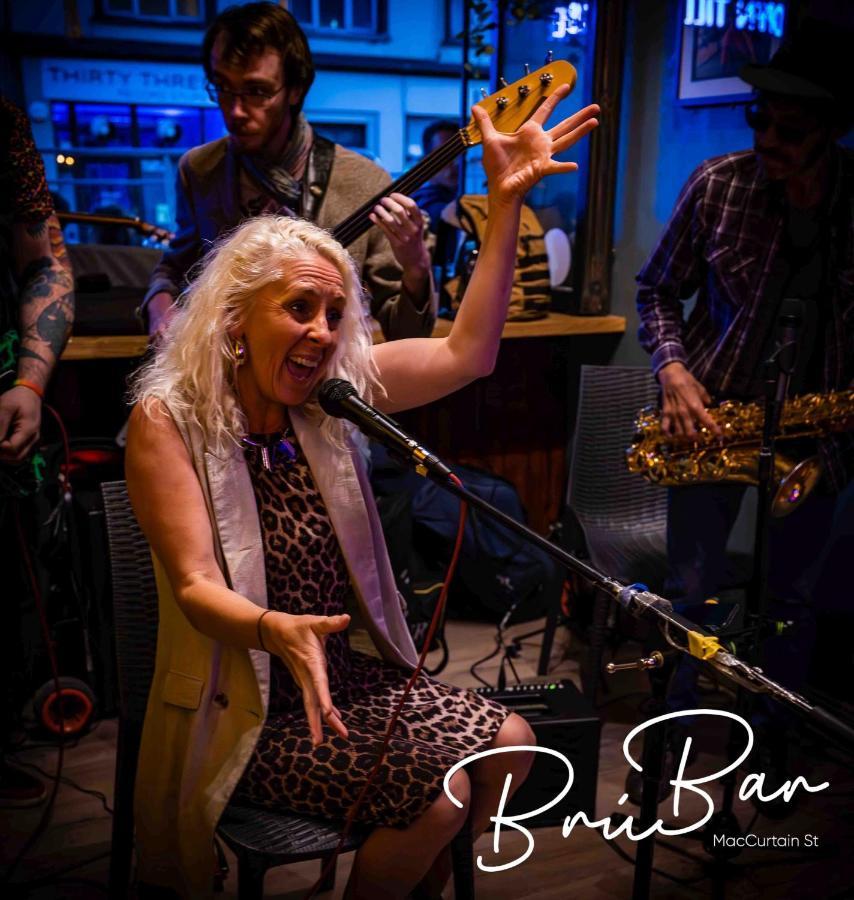 Bru Bar & Hostel Cork Dış mekan fotoğraf