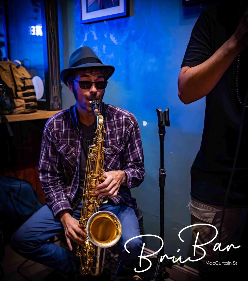 Bru Bar & Hostel Cork Dış mekan fotoğraf
